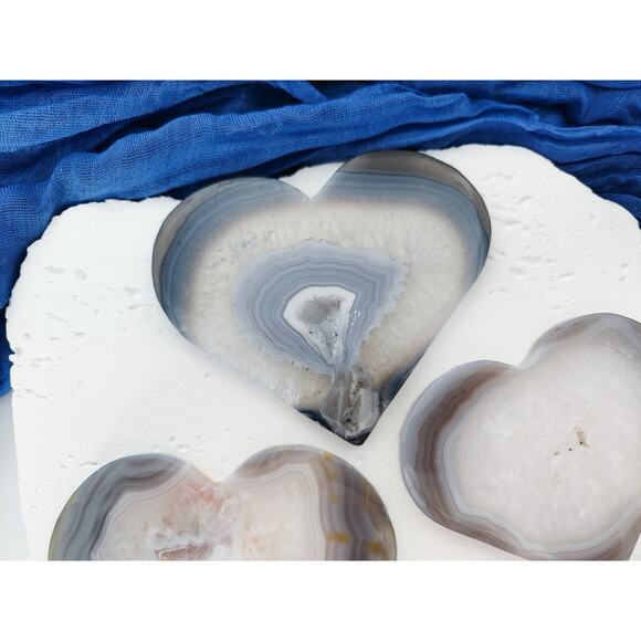 Druzy Agate Flat Heart Crystal Carving - Picture 11 of 11